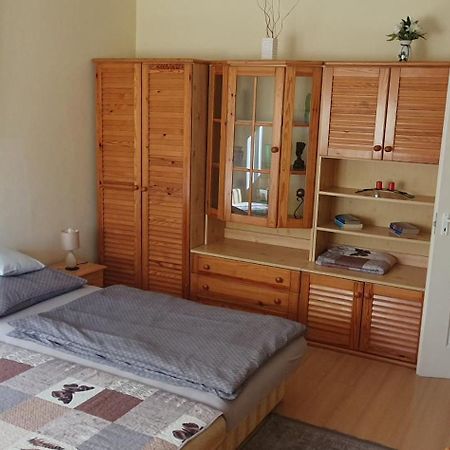 Hegyalja Apartman ザラエゲルセグ エクステリア 写真